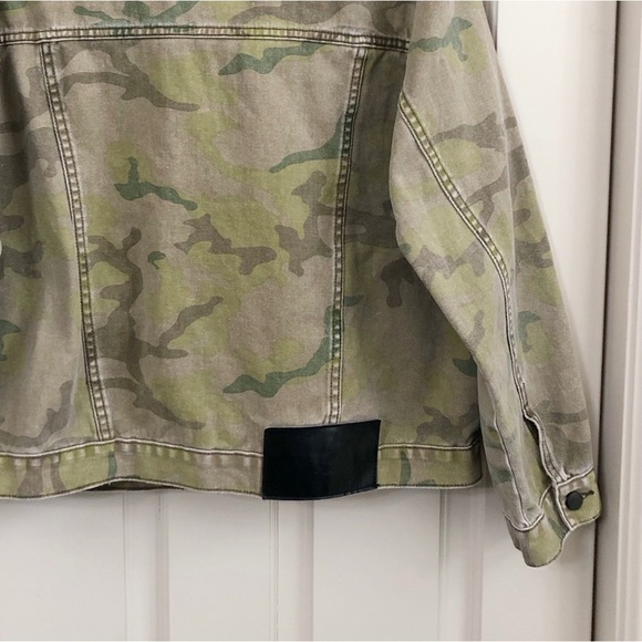 Free People x one teaspoon | Safari Camo Embroidered Collar Bandits Jean Jacket - Picture 13 of 16